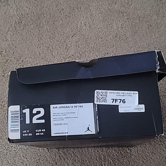 Air Jordan 12 Retro - Picture 3 of 10